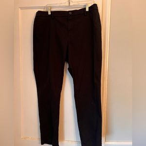 Old Navy Athletic Taper Built in Flex Chino